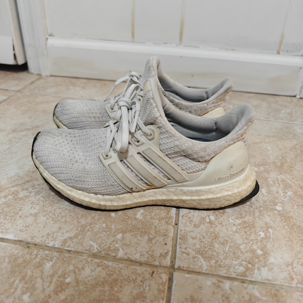 Adidas Ultraboost DNA Women Size 6